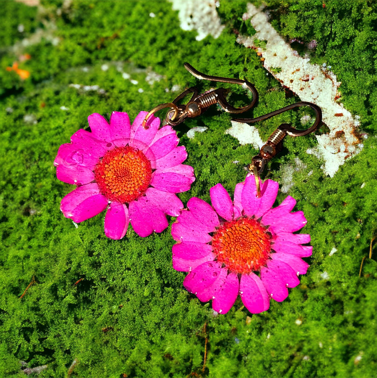 Handmade Pink Pressed Resin Daisy Earring